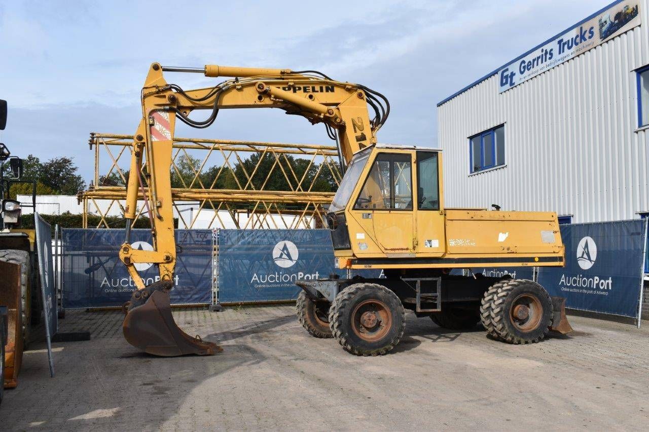 Excavator Zeppelin 214 Diesel