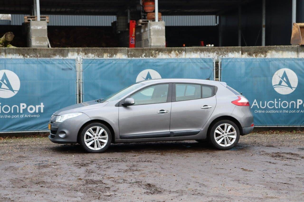 Passenger car Renault MEGANE Petrol 2012 (Margin)