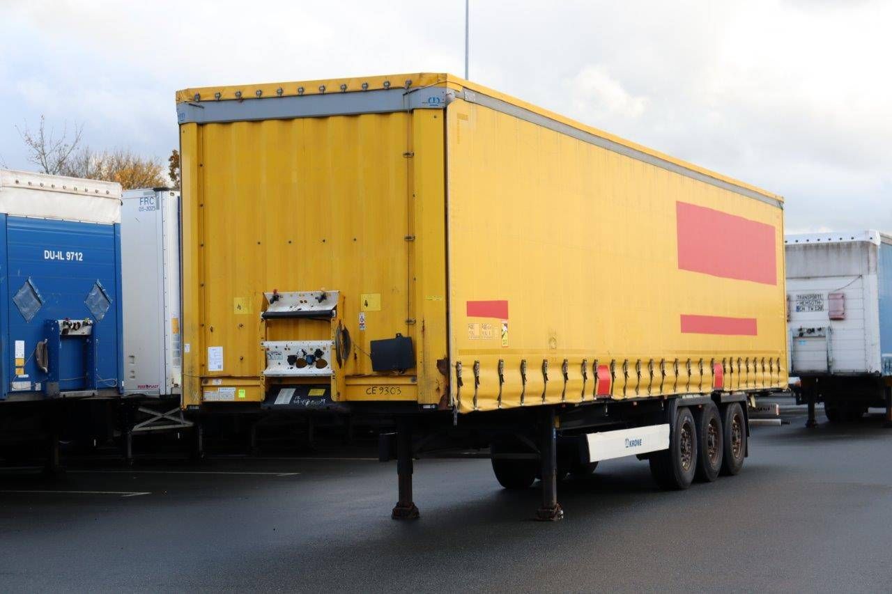 Sliding curtain semi-trailer Krone SD 2017
