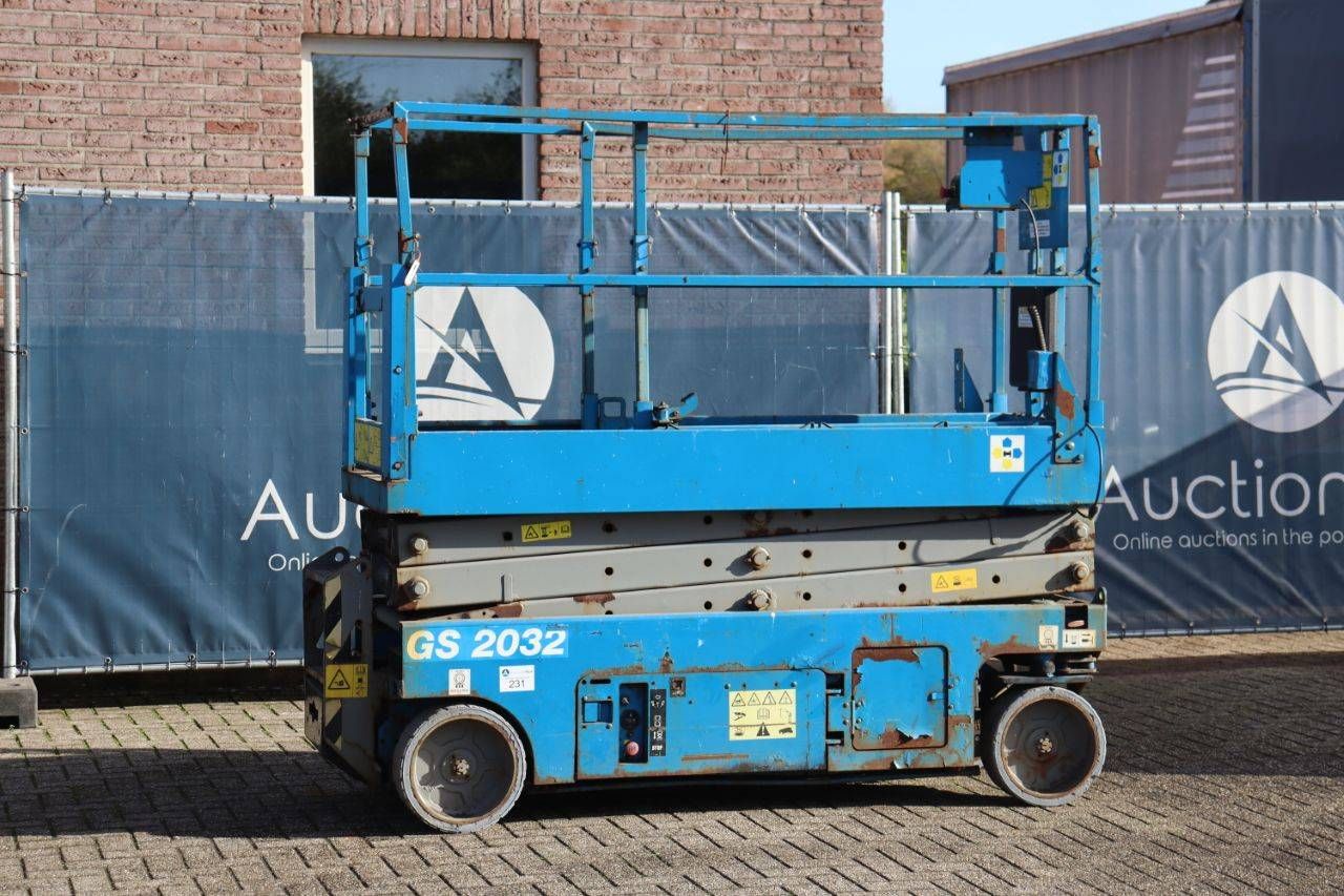 Scissor Lift Genie GS-2032 Electric 2008