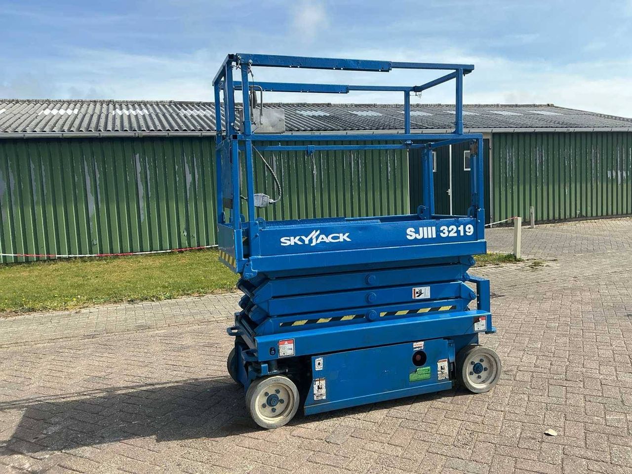 Scissor Lift Skyjack SJ III 3219 Electric 7.79m 2012