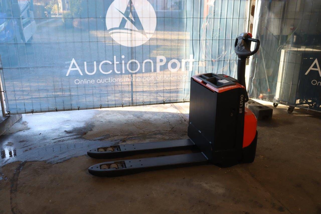 Pallet truck Toyota LWE200 Electric 2000kg 2017