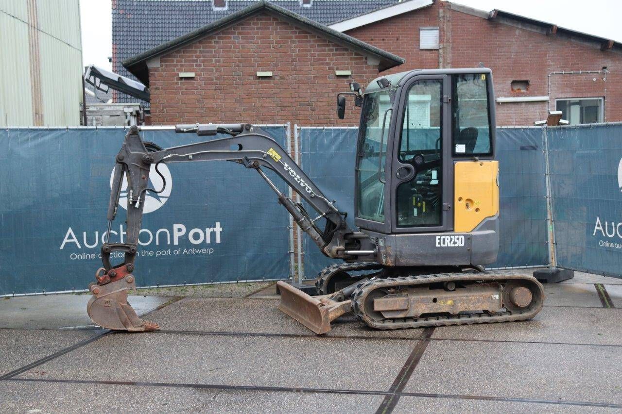 Mini digger Volvo ECR25D Diesel