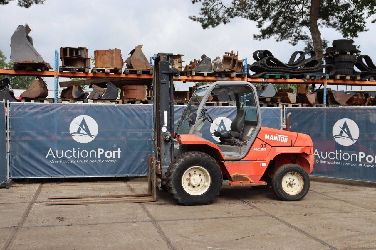 Ruw-terreinheftruck Manitou MC 30 Diesel 3000kg 4.0m 2000