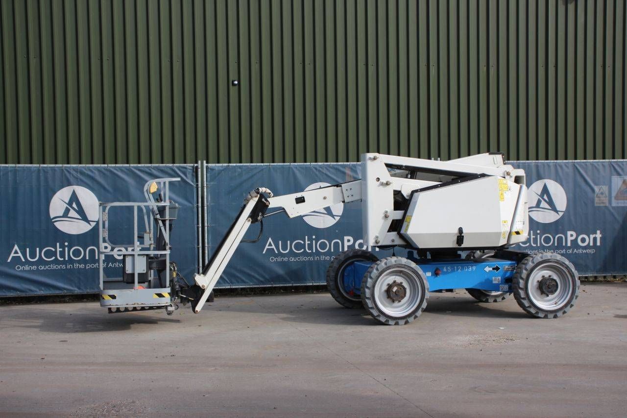 Articulating boom lift JLG H340AJ Diesel 12.33m 2001
