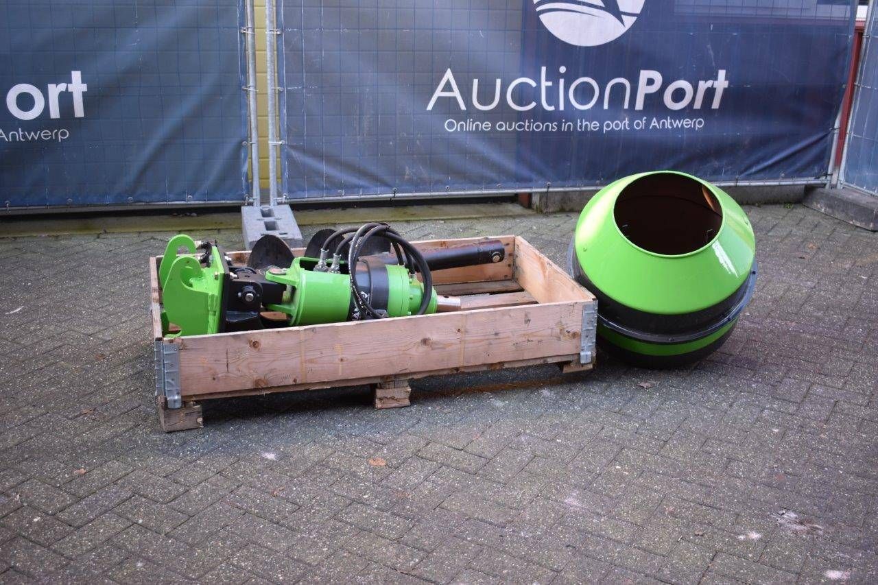 Earth auger Häner with concrete mixer New