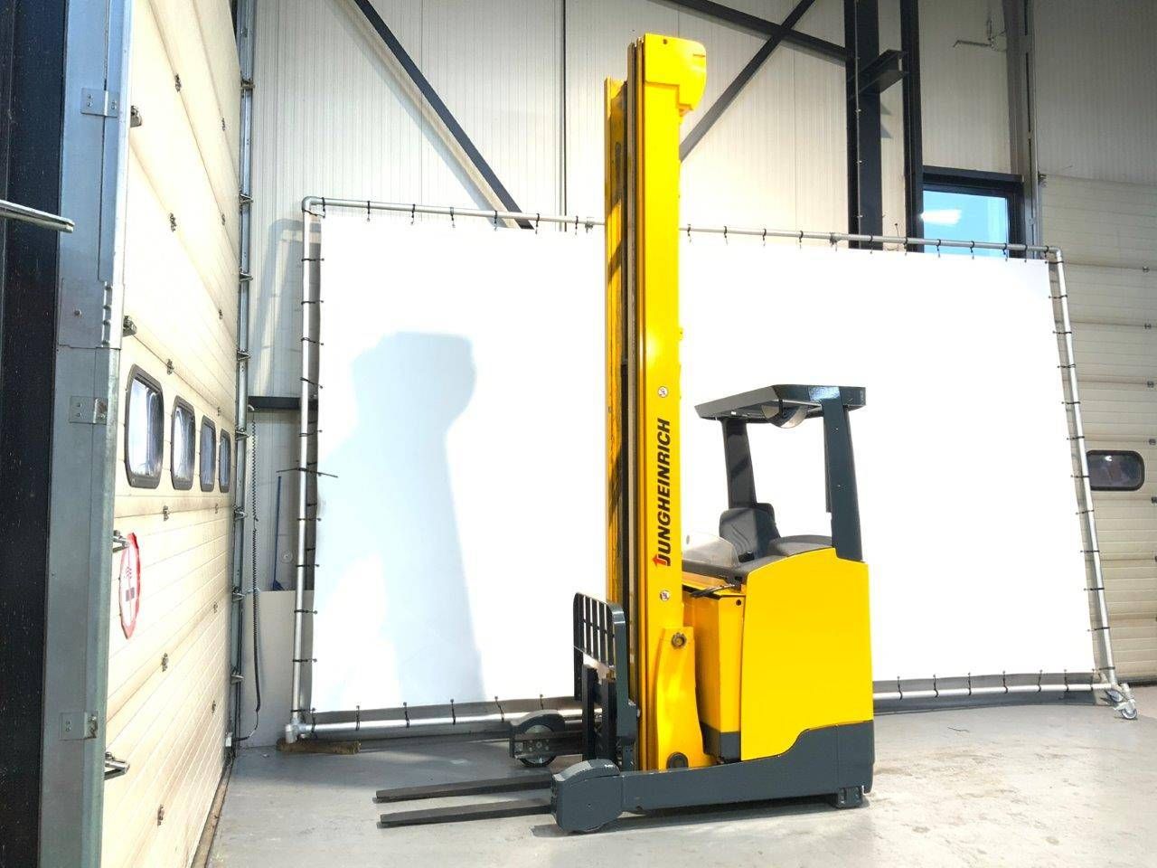 Reach truck Jungheinrich ETV 216 Electric 1600kg