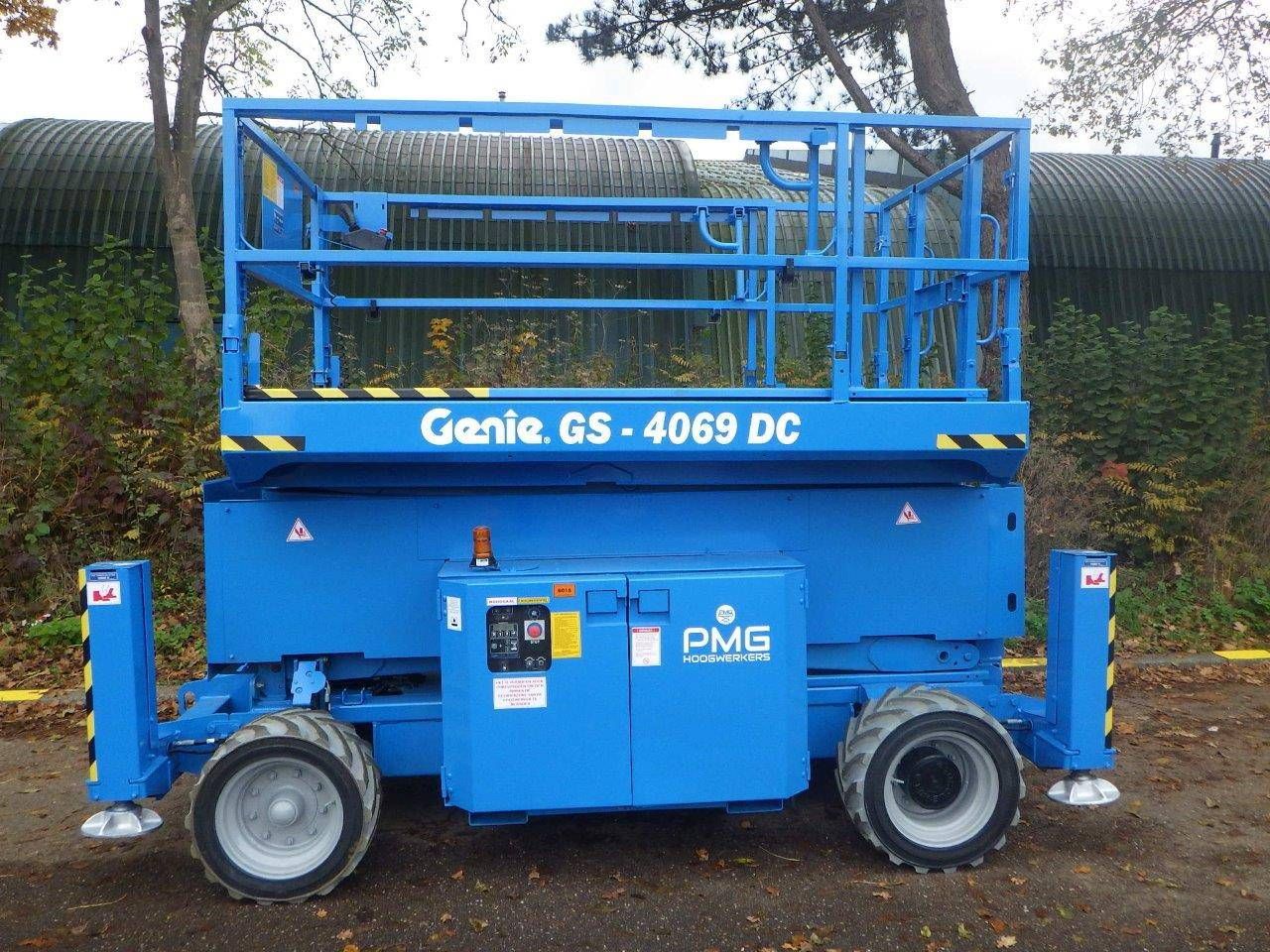 Scissor lift Genie GS-4069DC Electric 14.12m 2013