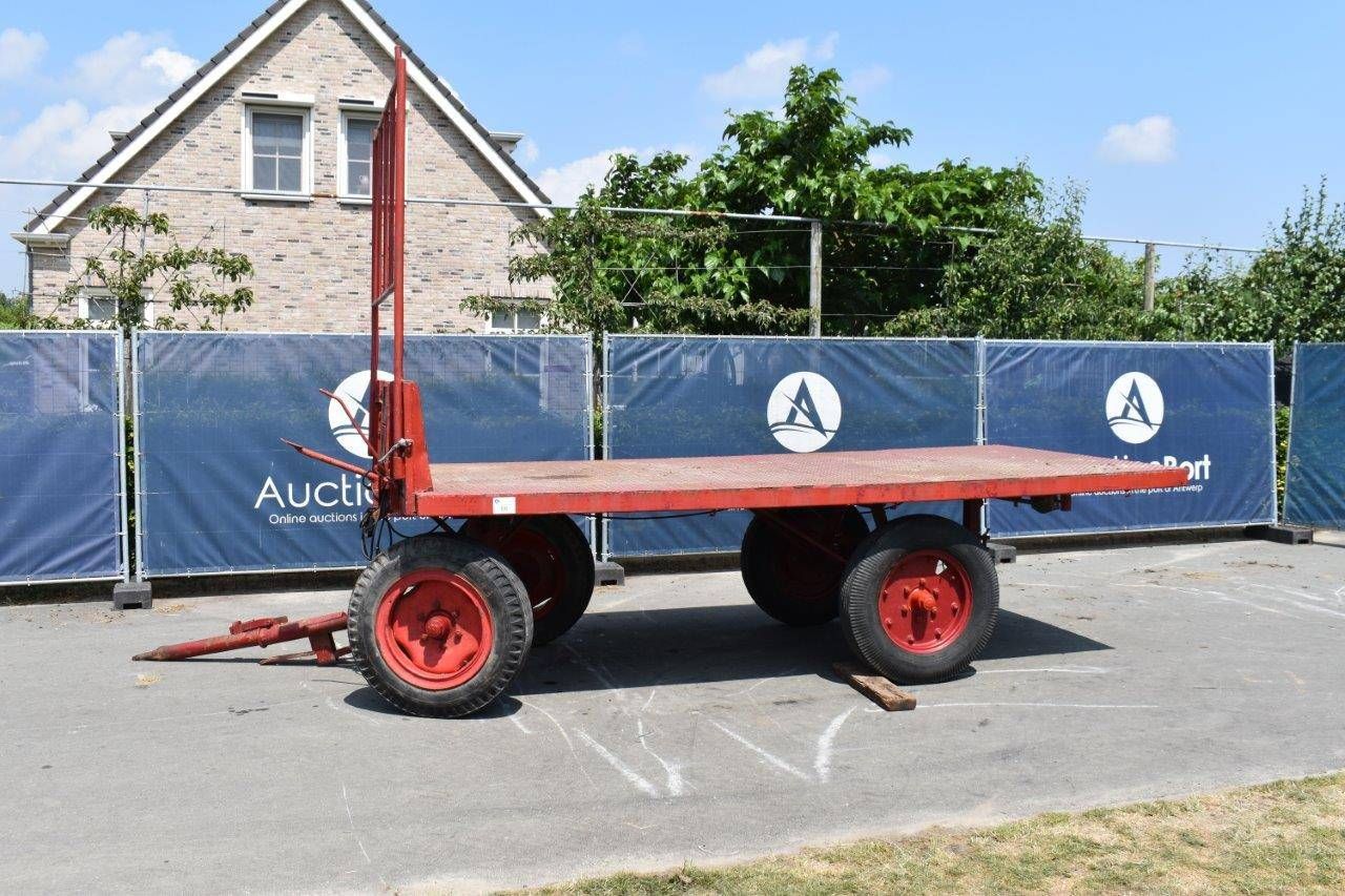 Flat semi-trailer