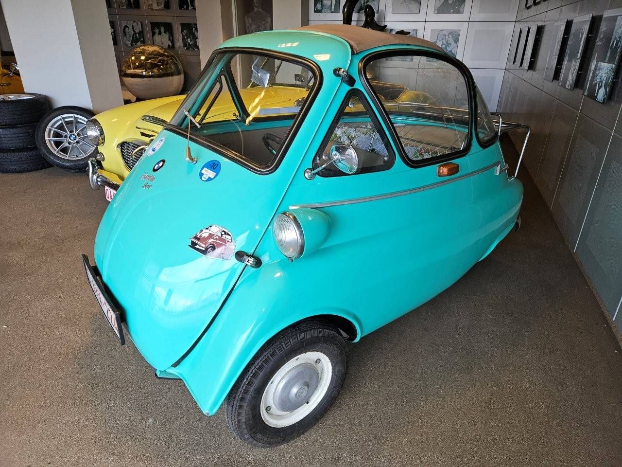 BMW Isetta 300 Petrol 1956 (Margin)