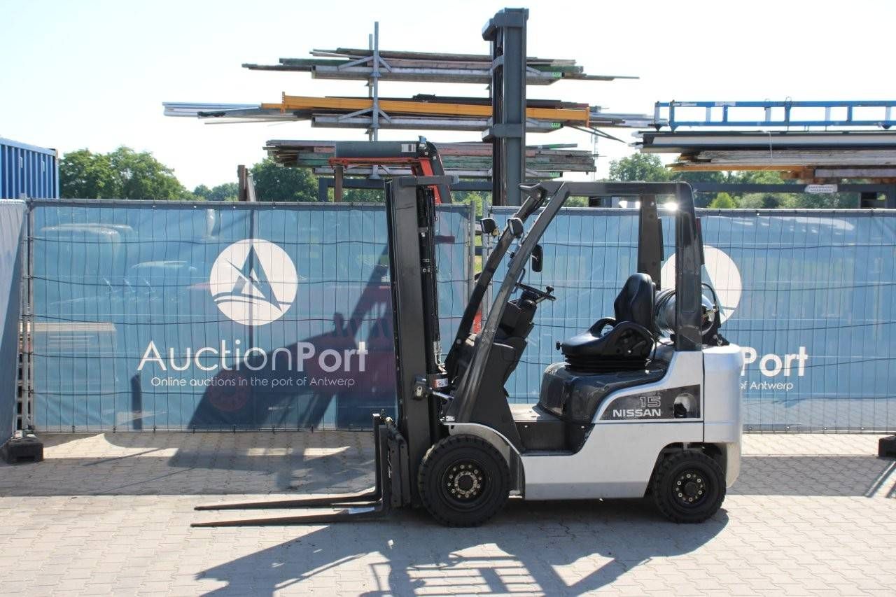 Forklift Nissan 15 LPG 1500kg 3.3m 2011