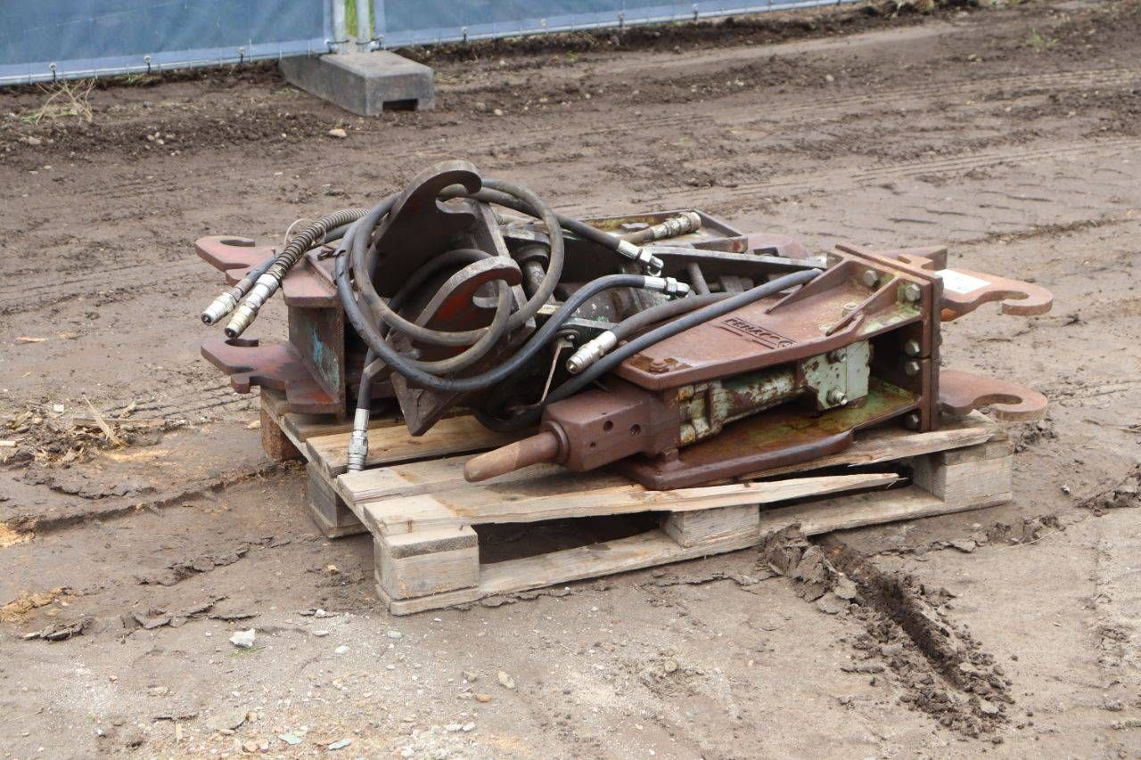 3x Demolition Hammer with Quick Change