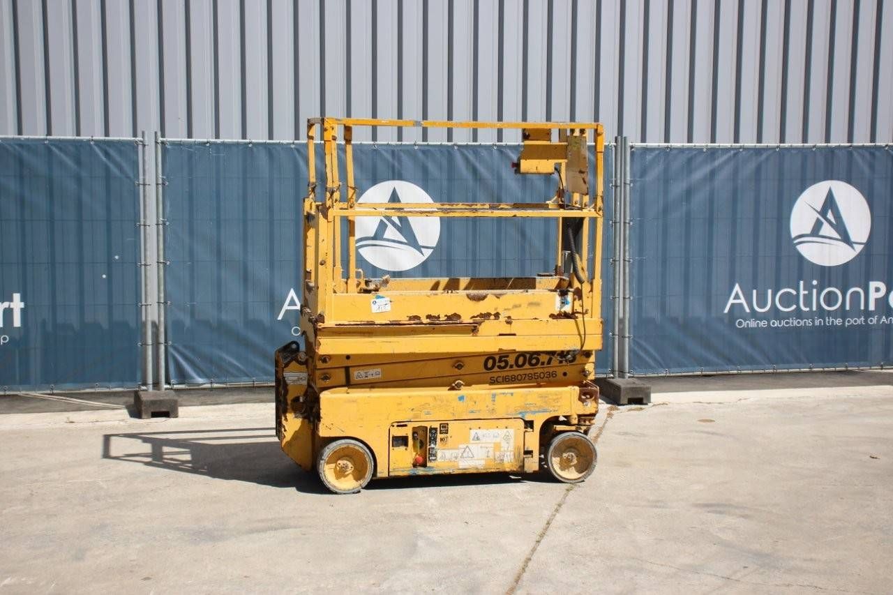 Scissor lift electric