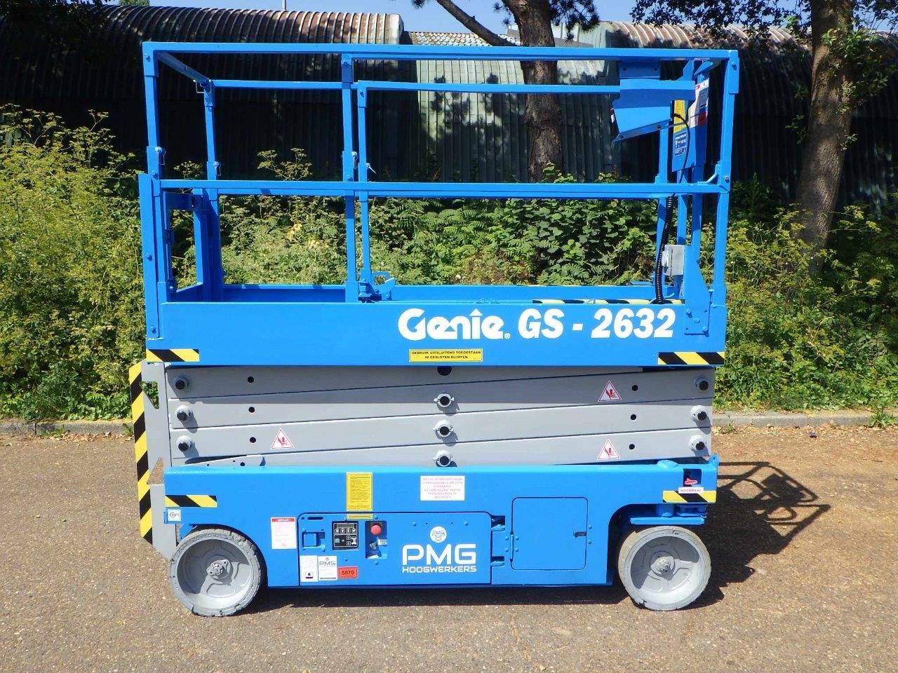 Scissor lift Genie GS-2632 Electric 9.92m 2012