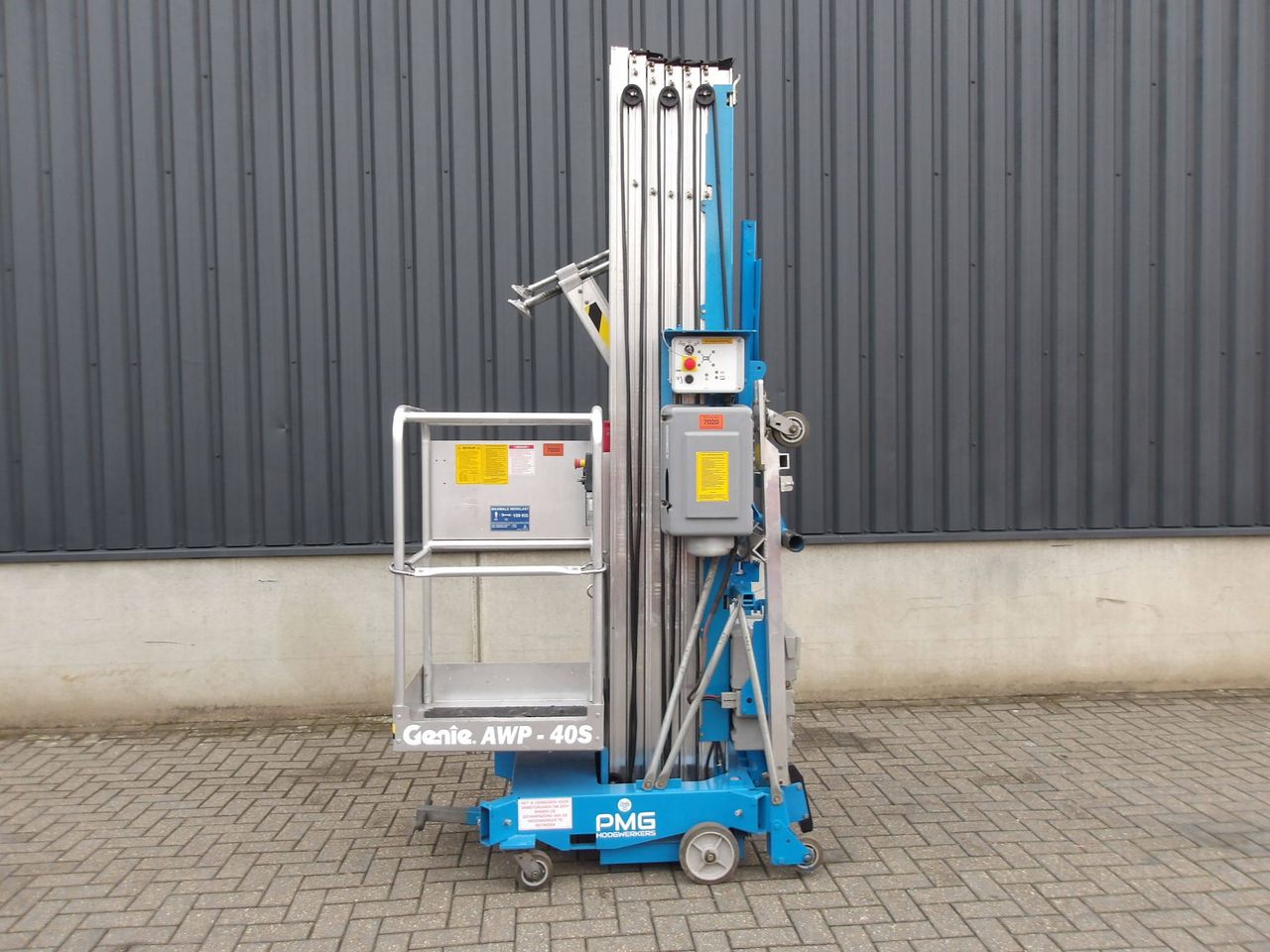Élévateur de mât Genie AWP-40S électrique 14,30 m 2014