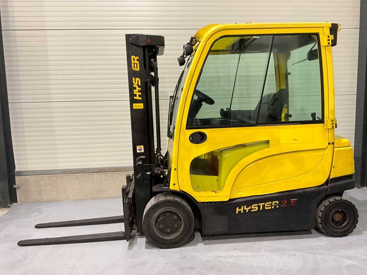 Forklift Hyster J2.5XN Electric 2470kg 4.95m 2015
