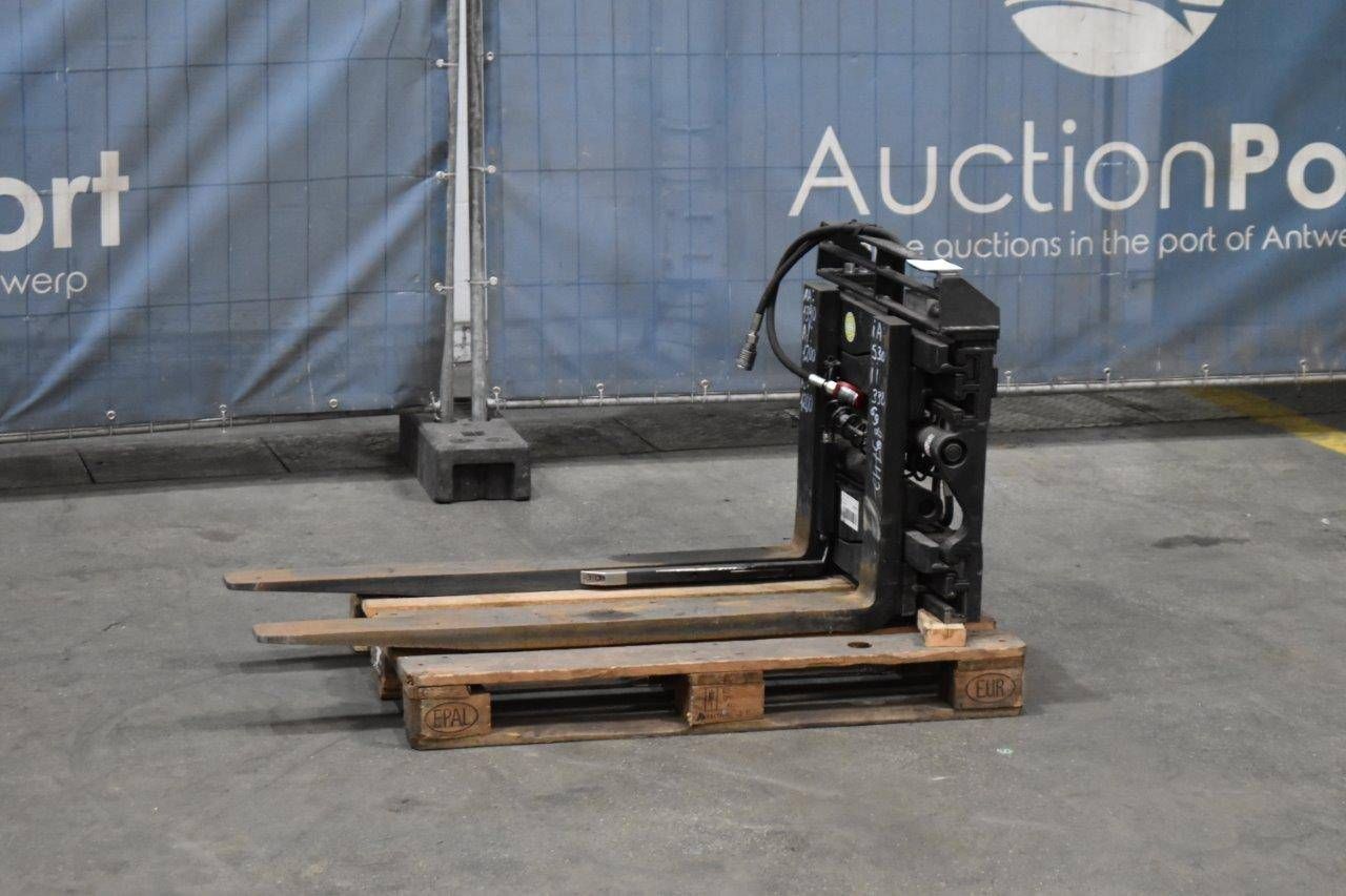 Fork carriage Durwen ZVP20 2000kg
