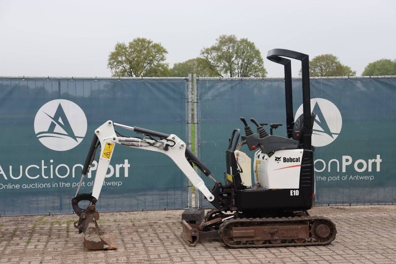 Mini excavator Bobcat E10 Diesel 2011