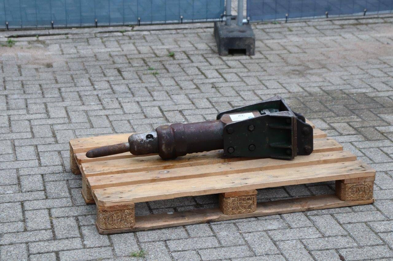Demolition hammer