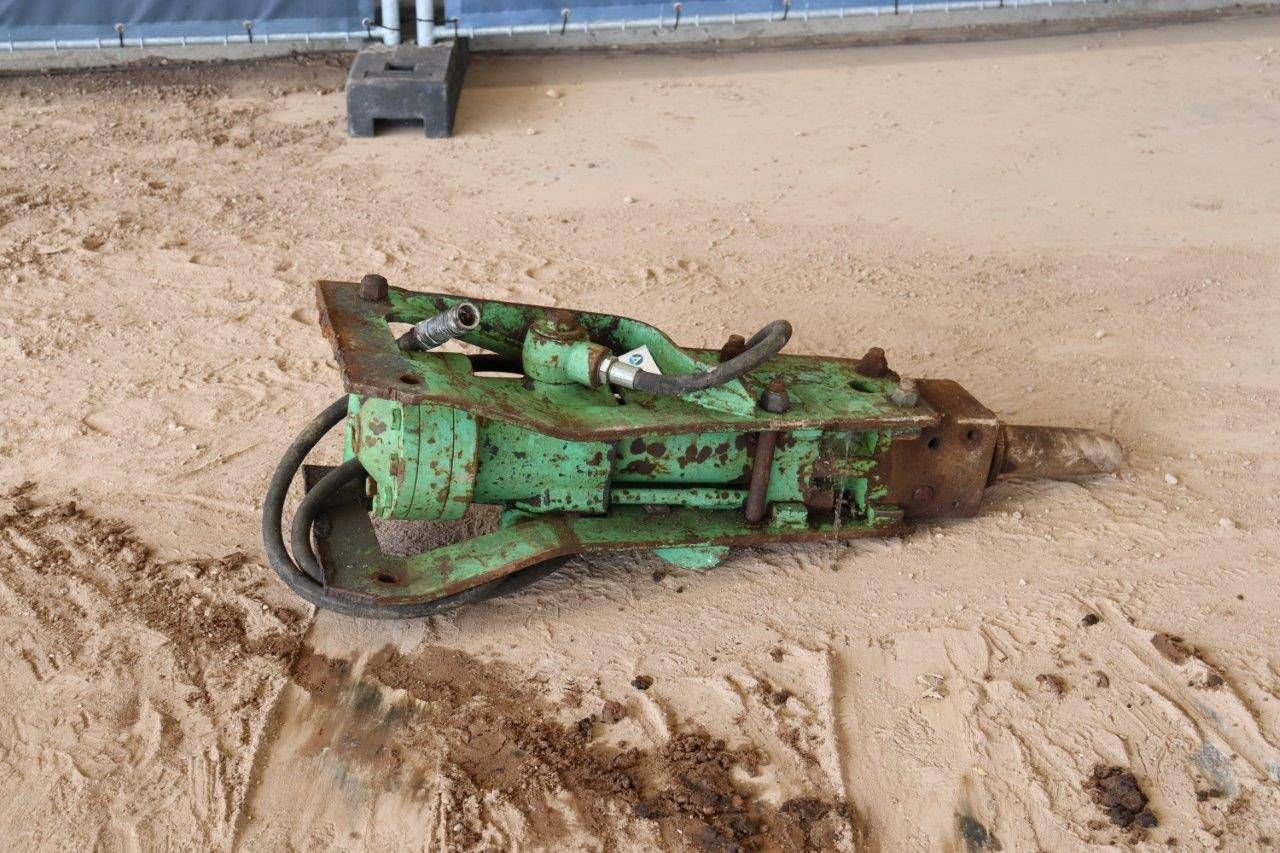 Demolition hammer