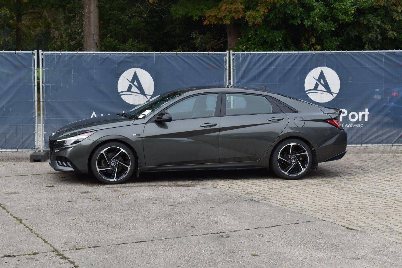 Hyundai Elantra Essence 2021 201hp