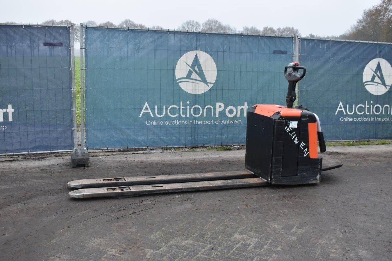 Pallet truck BT LPE240/S Electric 2400kg