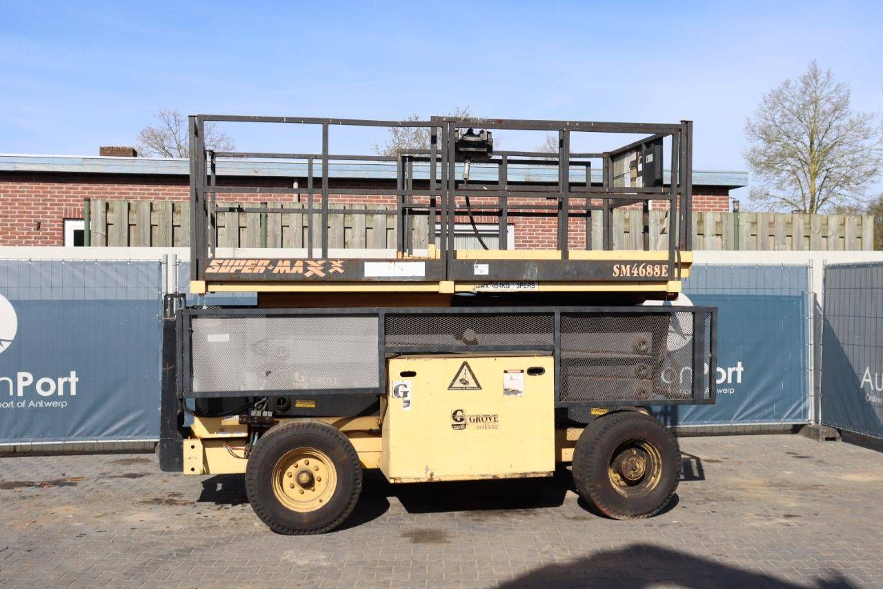 Grove SM4688E Electric Scissor Lift 14.2m 1996