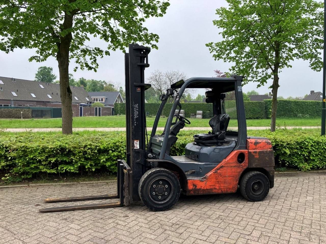 Forklift Toyota D-30 Diesel 2733kg 4.0m 2011