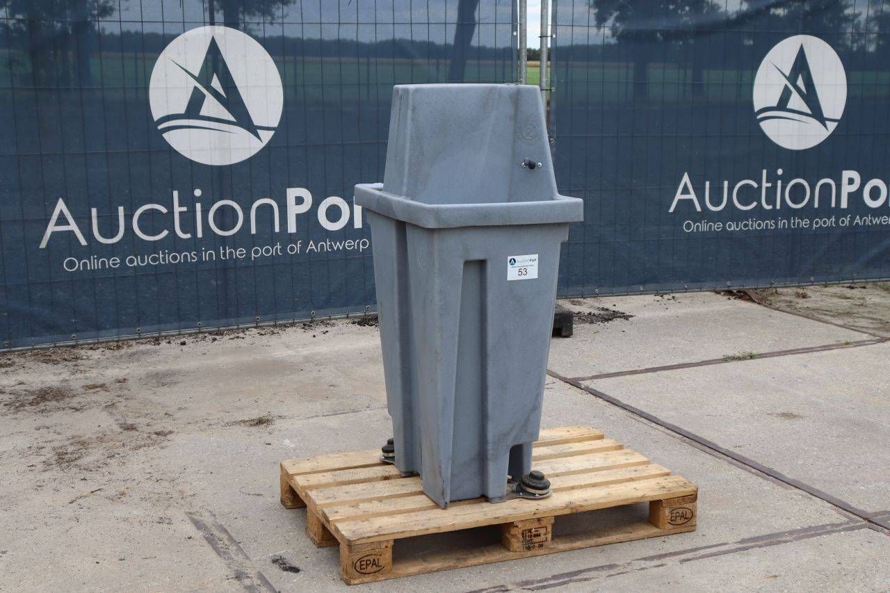 Mobile plastic hand wash unit