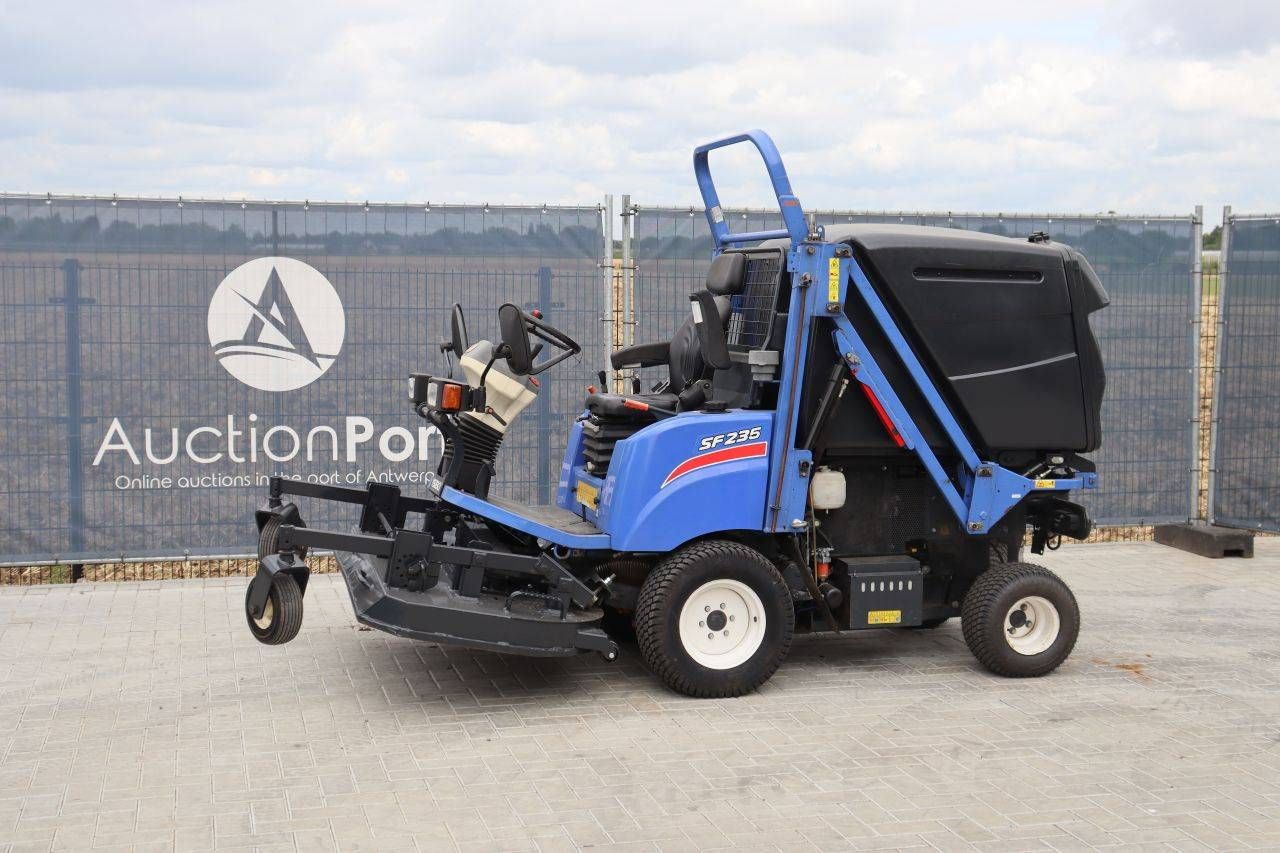 Cortador de grama frontal Iseki SF235 Diesel 24,2kW 2018