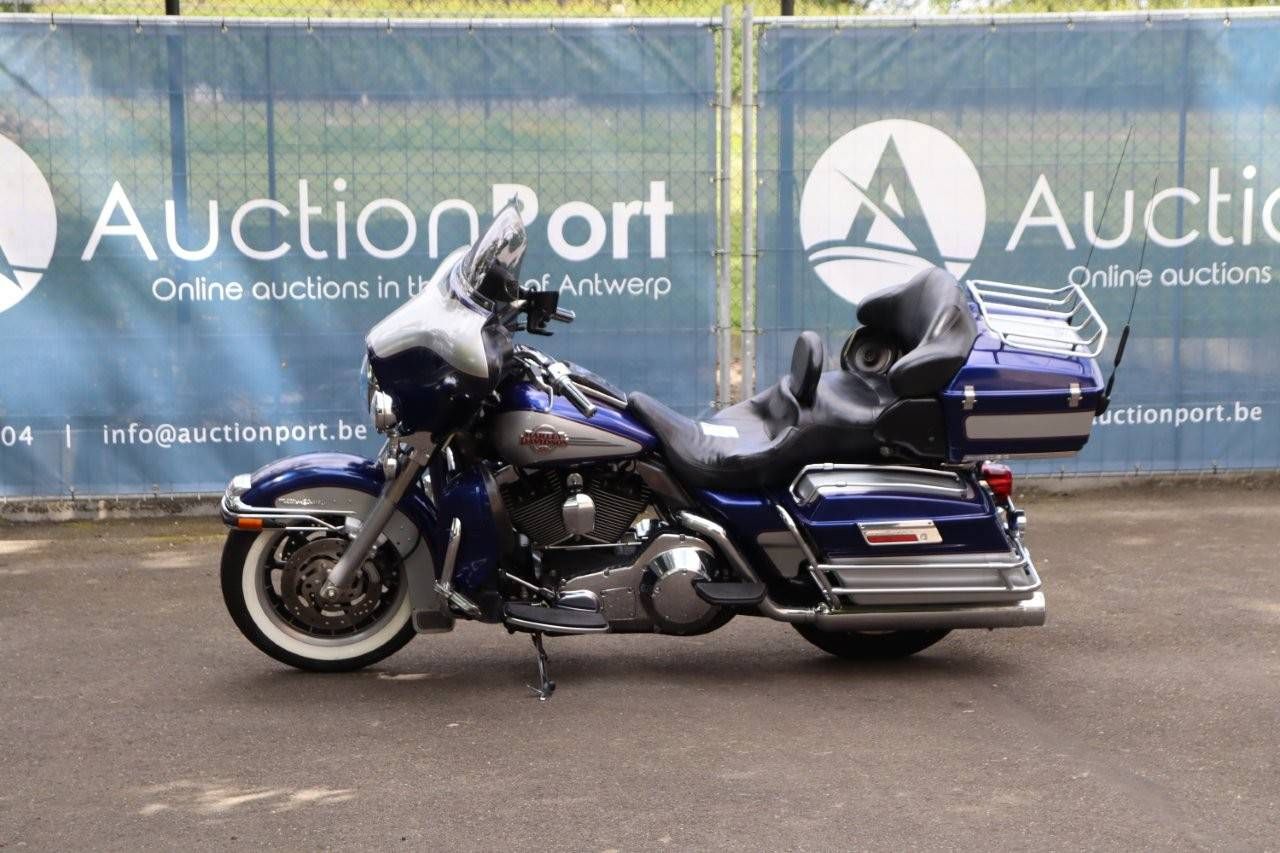 Motorcycle Harley-Davidson Ultra Classic Petrol 2006