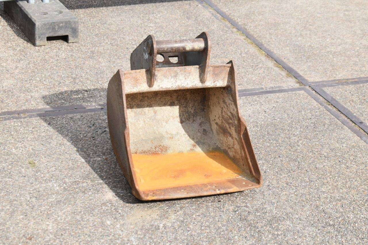 Digger bucket