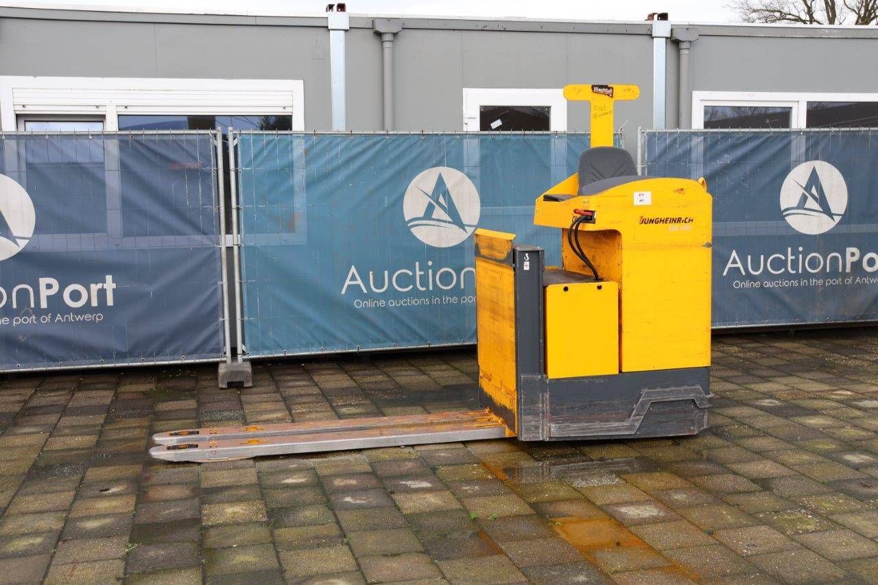 Pallet truck Jungheinrich ESE 420 Electric 2000kg 2014