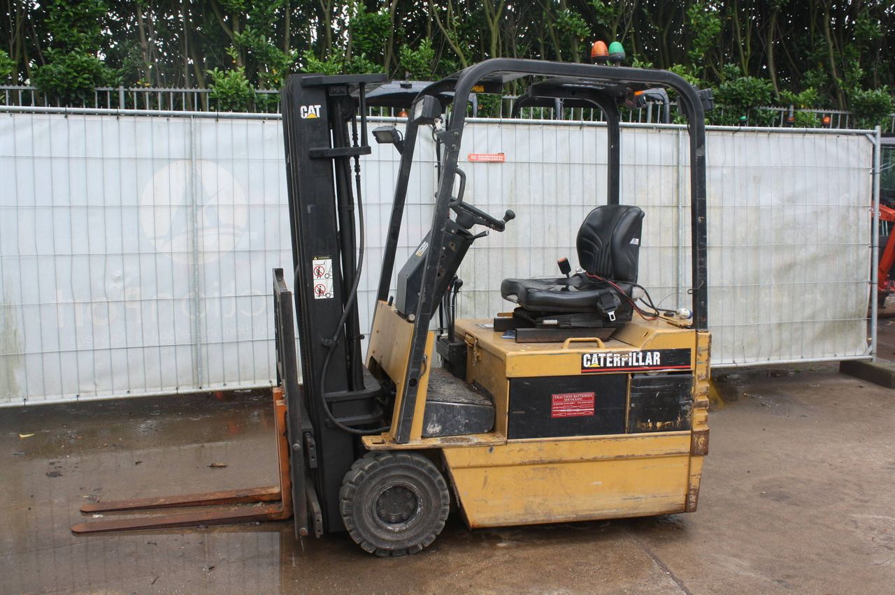 Caterpillar D-EP15T Electric Forklift 1044kg 4.3m 1998