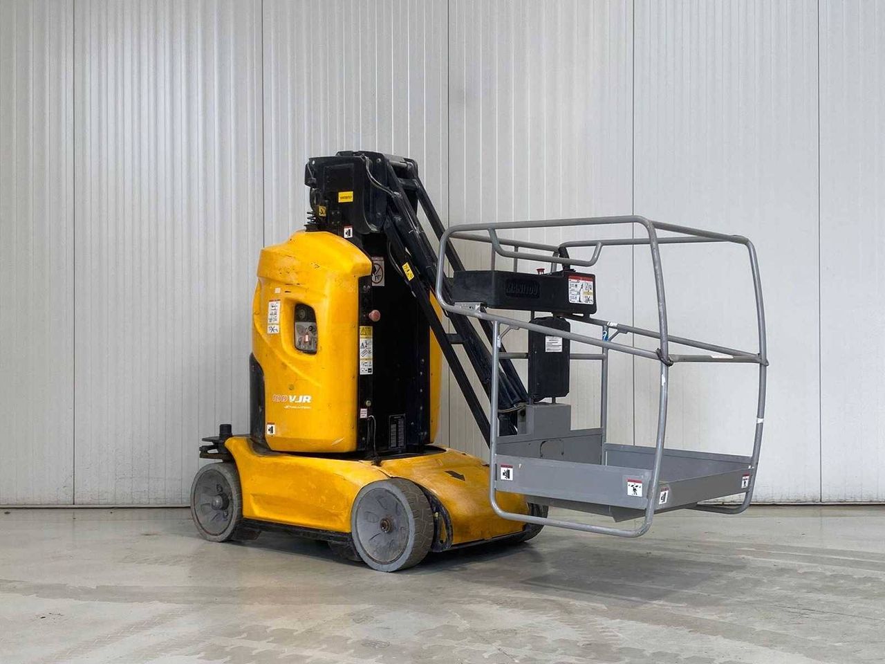 Mast lift Manitou 100VJR Electric 10m