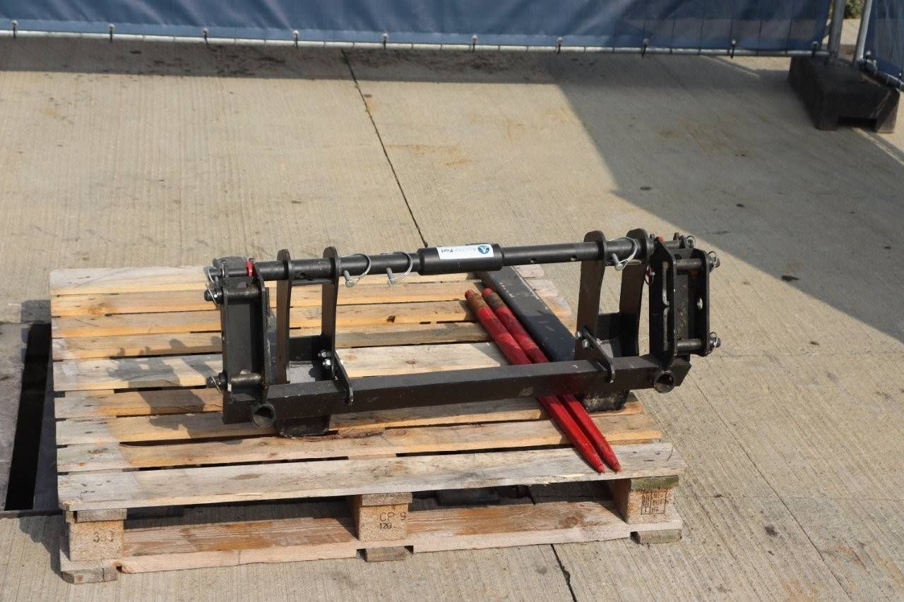 Pallet forks for MX Frontloader