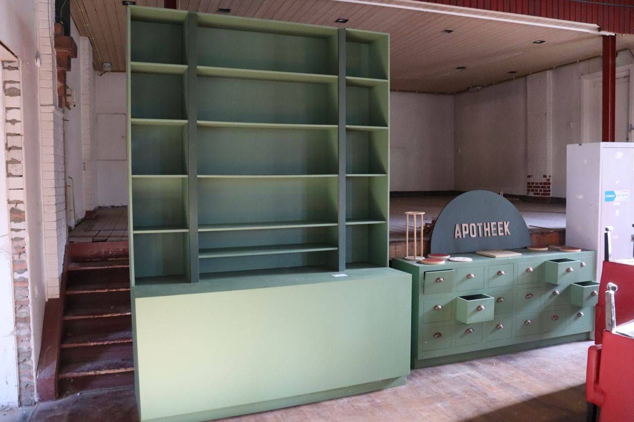 Pharmacy Furnishing / Decorative Shop Interior