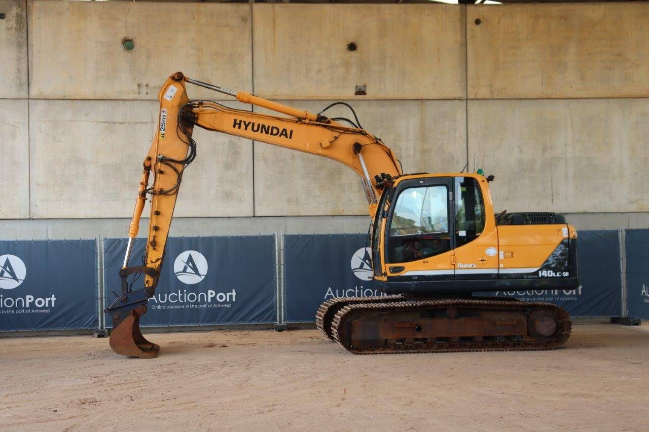 Crawler excavator Hyundai Robex 140LC-9A Diesel 115hp 2013