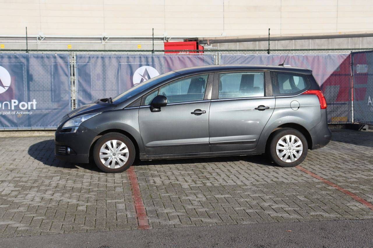 Passenger car Peugeot 5008 Diesel 110 hp 2010 (Margin)