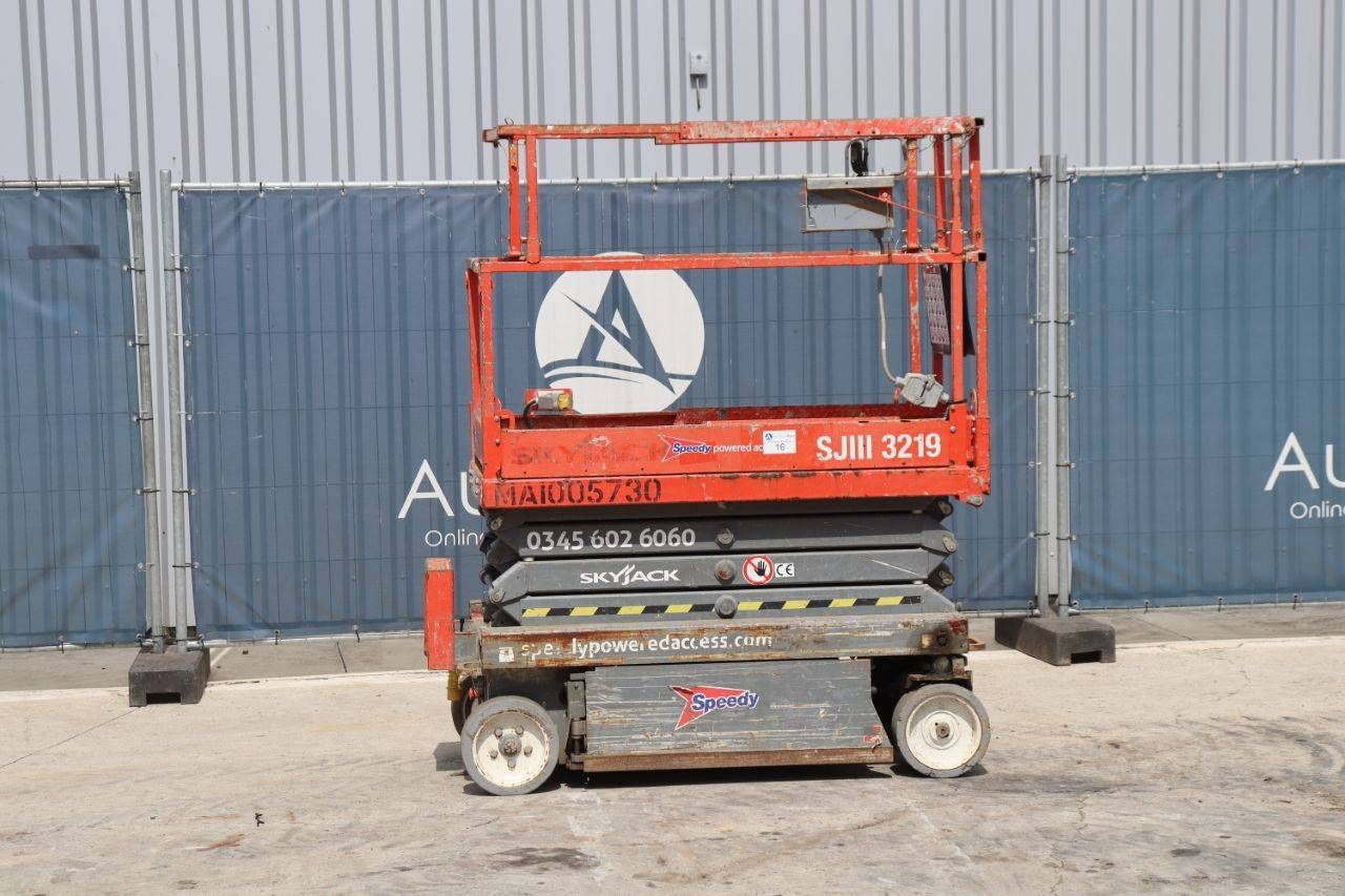 Scissor Lift Skyjack SJ III - 3219 Electric 7.79m 2014