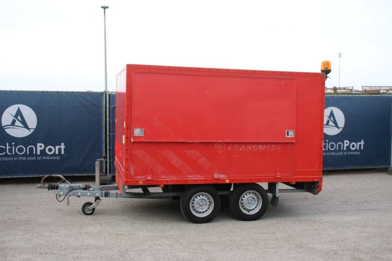 Closed trailer Izen GPT-C 2002 (Margin)
