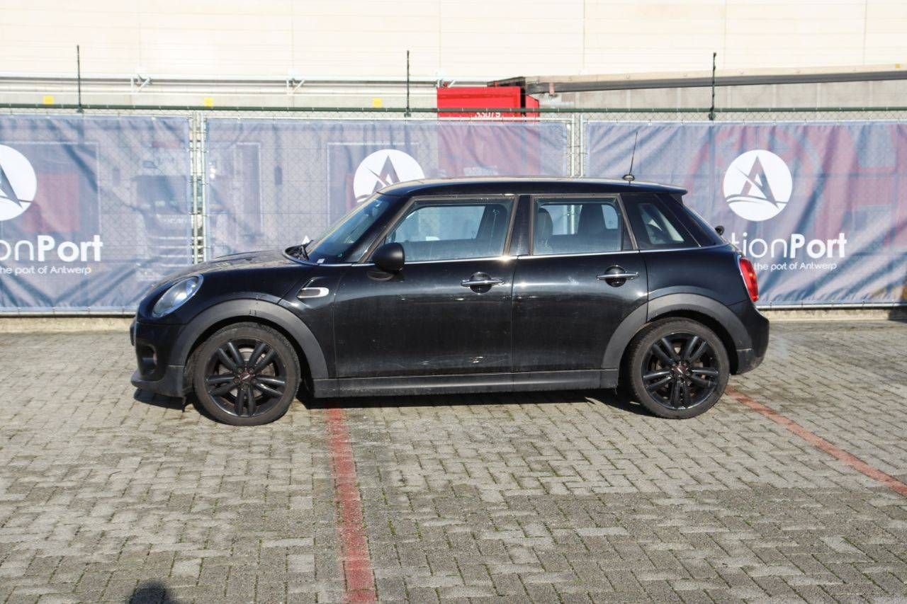 Passenger car MINI F55 Petrol 75 hp 2016 (Margin)