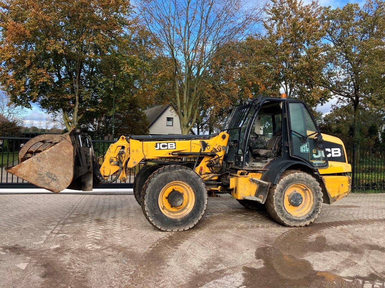 Telescopic Wheel Loader JCB TM320 Diesel
