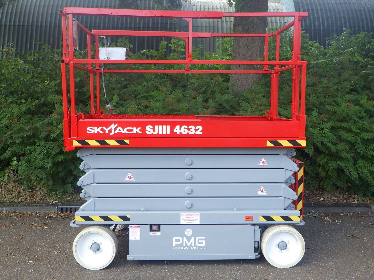 Scissor lift SkyJack SJ4632 Electric 11.75m 2008 