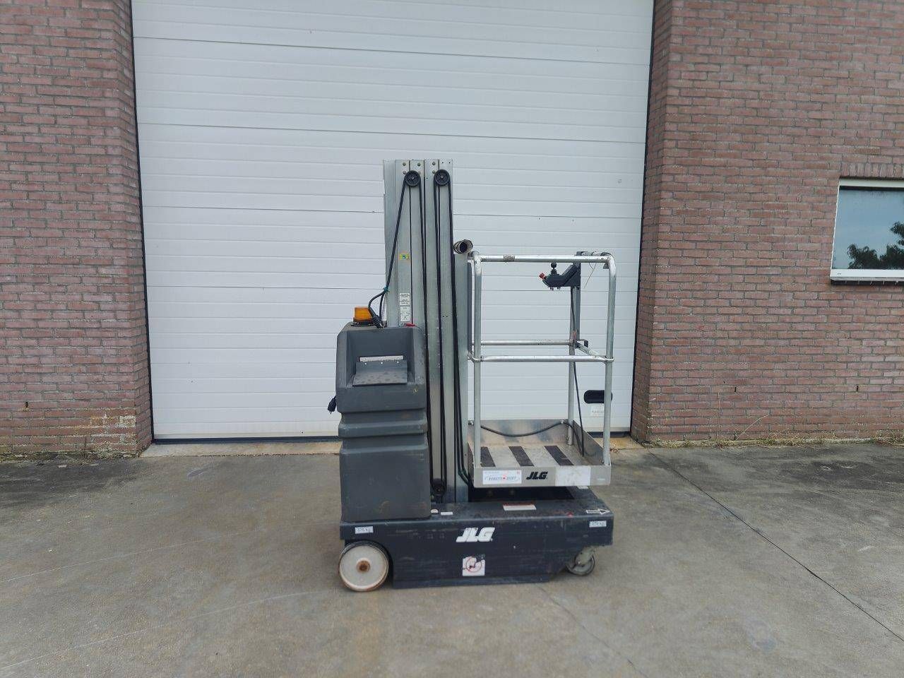 Mast lift JLG 20-VP Electric 7.9m