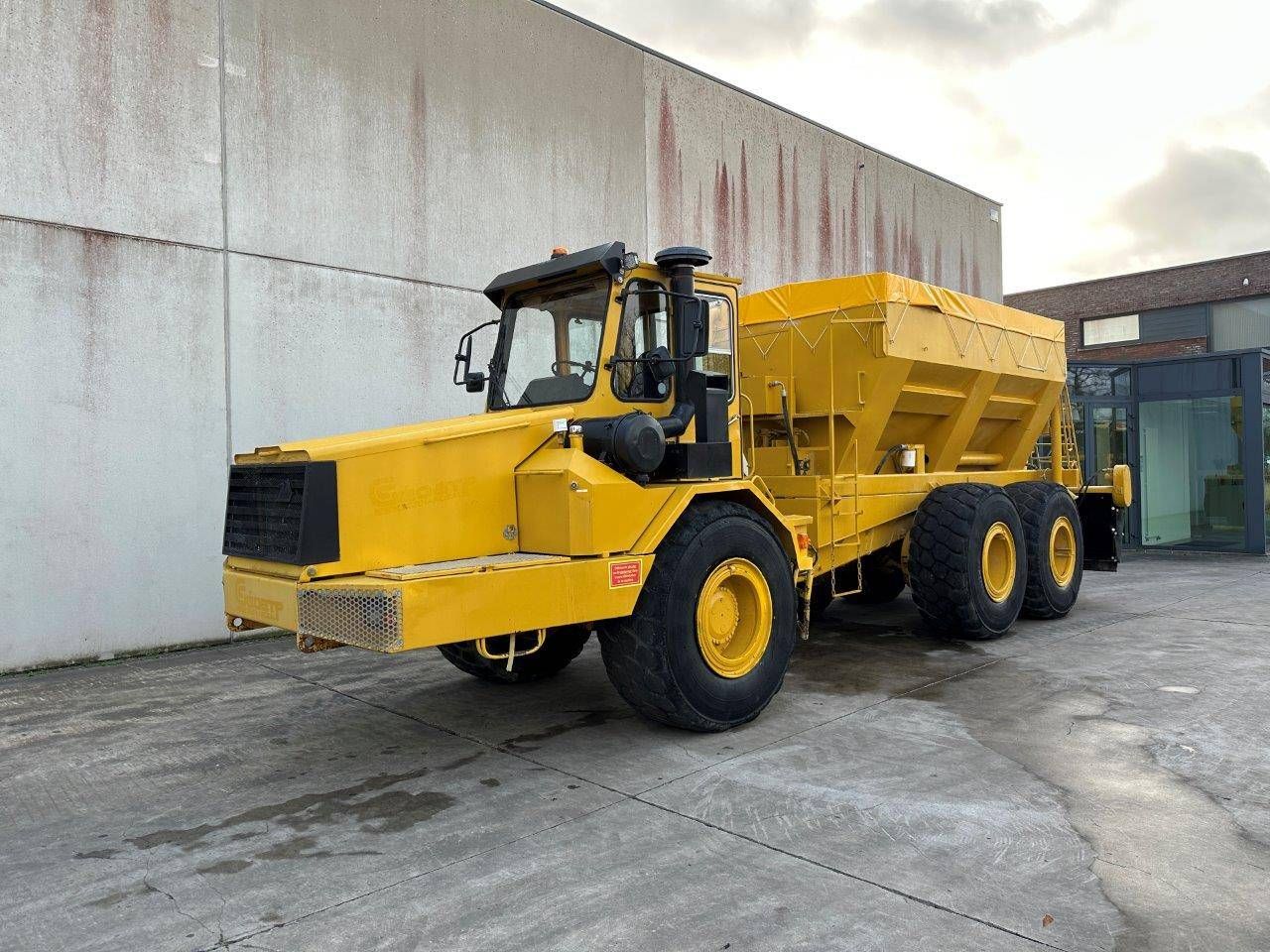 Lime spreader Moxy 6227B Diesel 1990