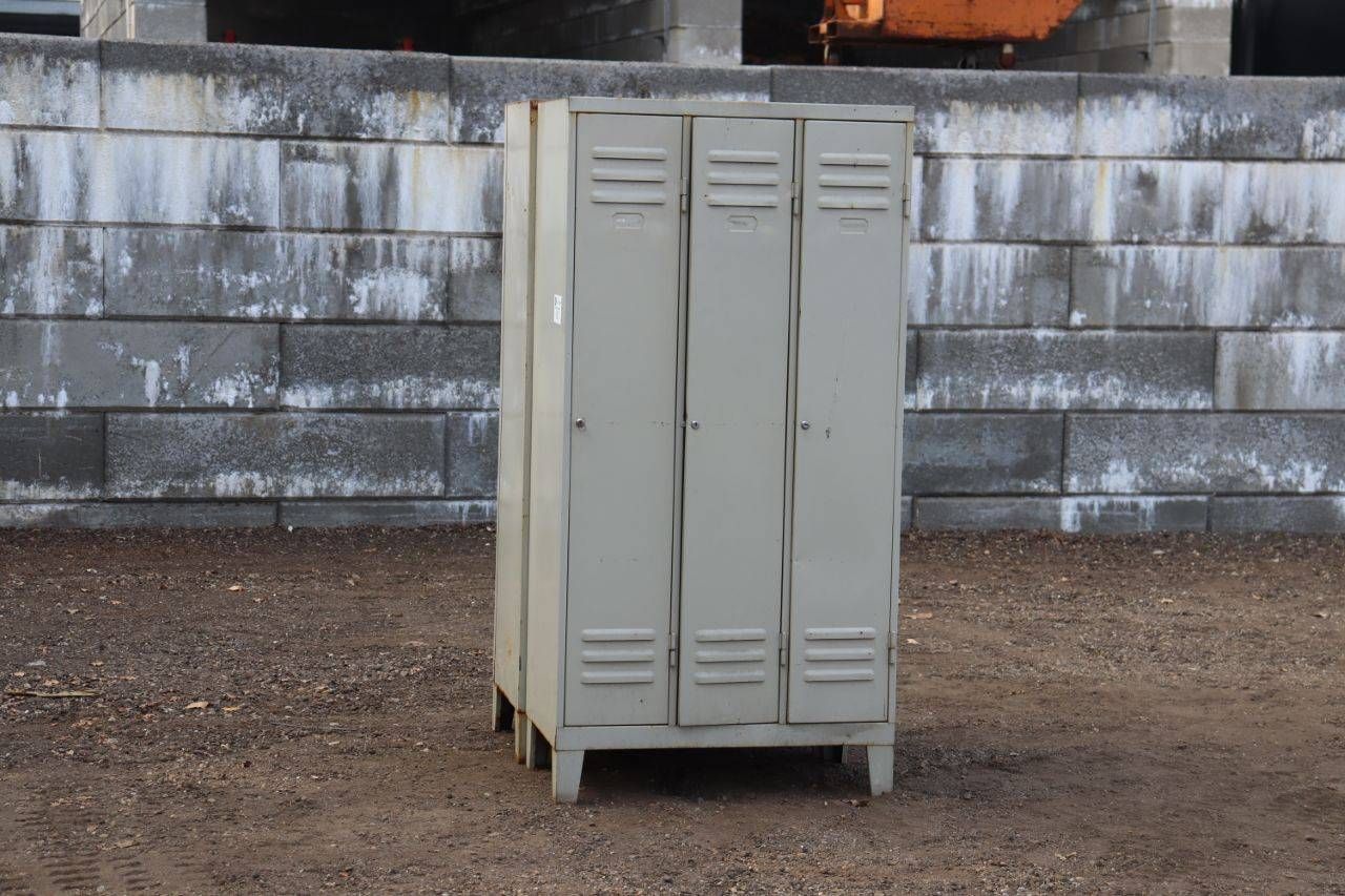 Metal cabinet 2 pieces
