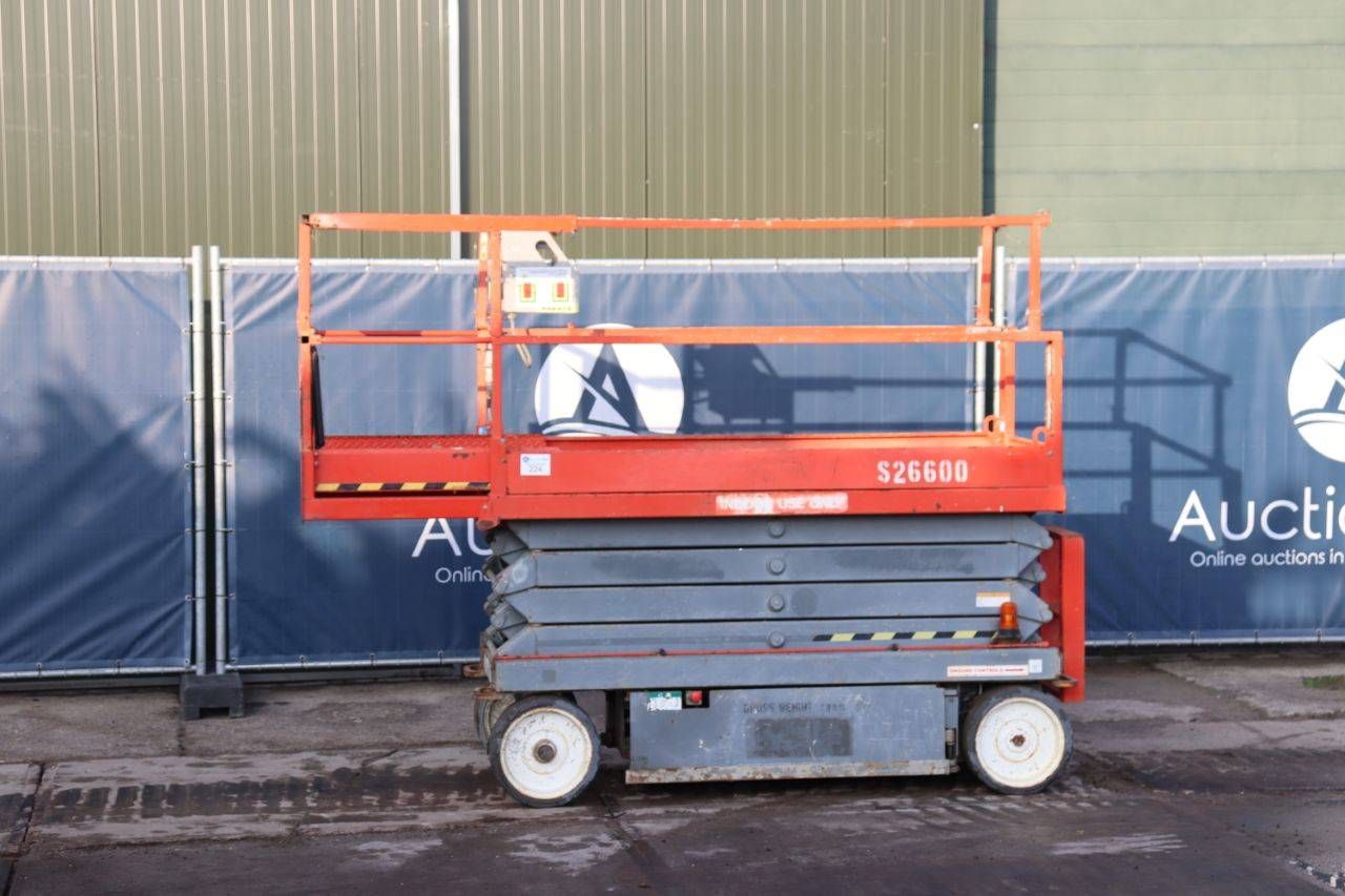 Scissor lift SkyJack SJ3226 Electric 9.9m 2014