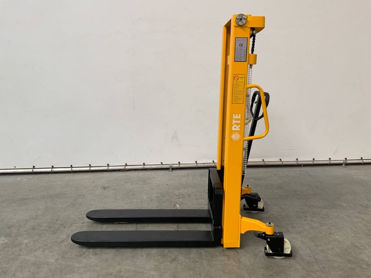 Stacker RTE 5859 Manual 1500kg 2.5m