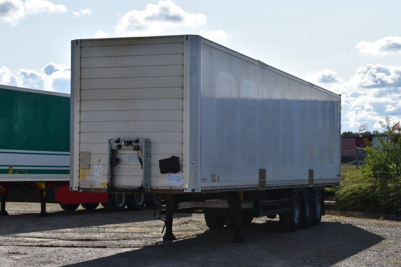 Closed Semi-trailer Schmitz Cargobull SCB S3B 2015